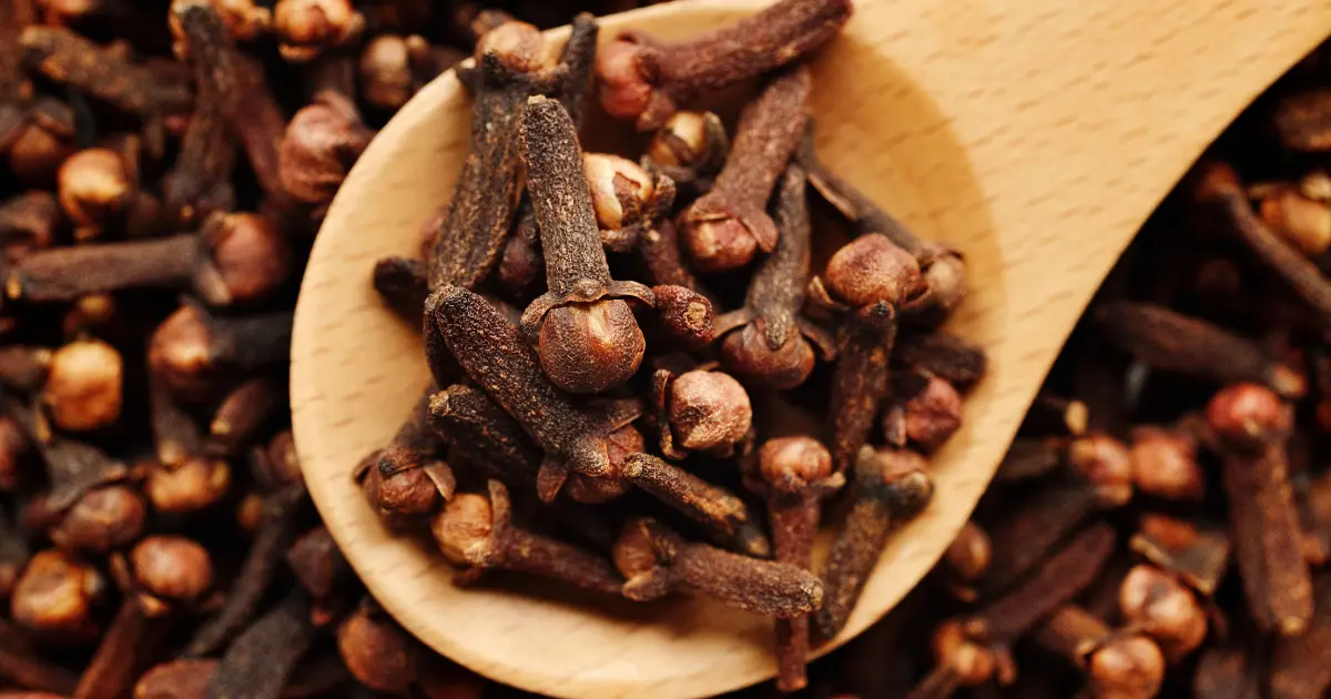 mauvaise haleine causée par les aliments consommés