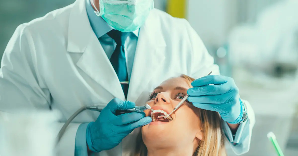 Dijital Gülüş Tasarımının Geleneksel Yöntemlere Göre Avantajları