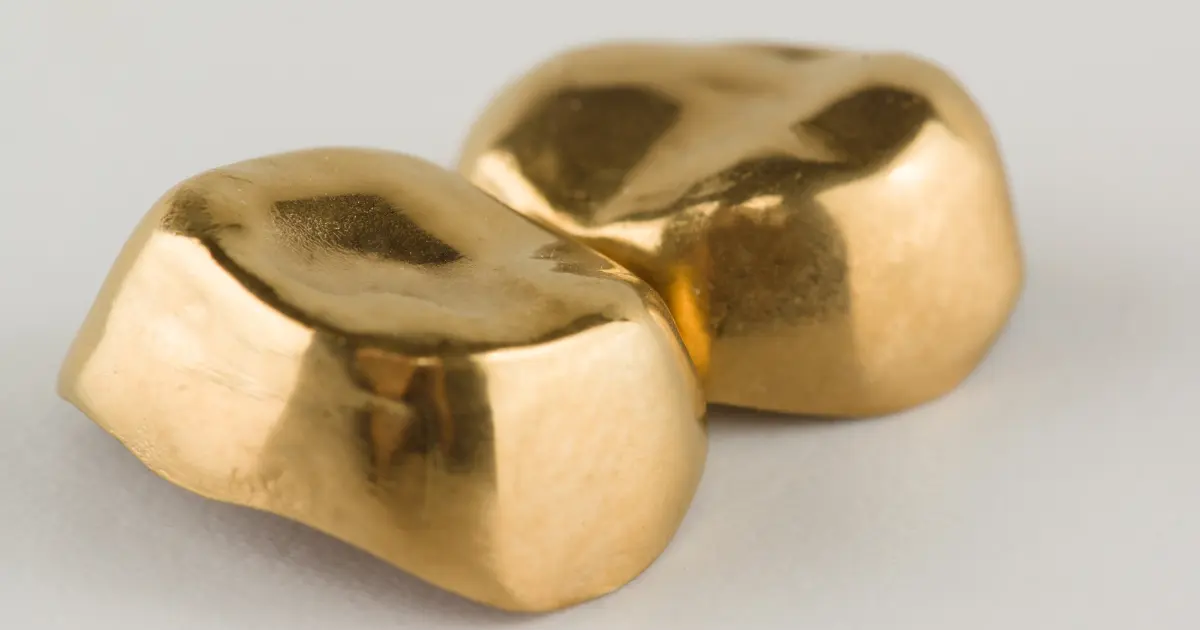 Types de couronnes en acier inoxydable